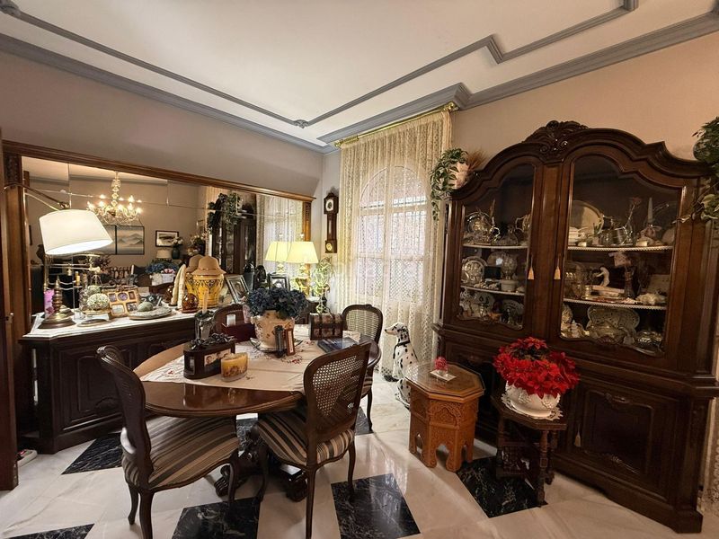 Foto a80c97e5-fd5c-4911-befd-8833d78892b5. Casa amb aparcament a Casco Antiguo Algeciras