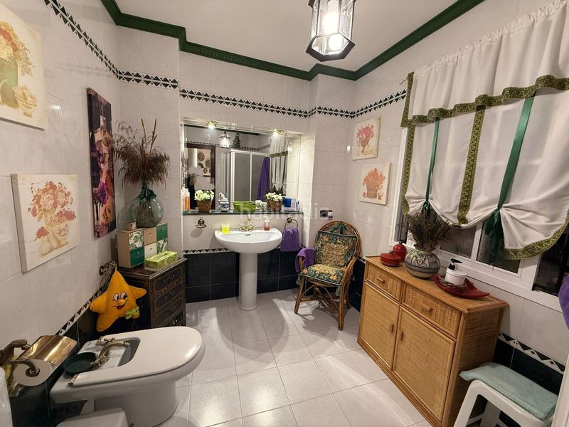 Foto c8871af2-a786-4c70-a828-cffc80677bd7. Casa amb aparcament a Casco Antiguo Algeciras