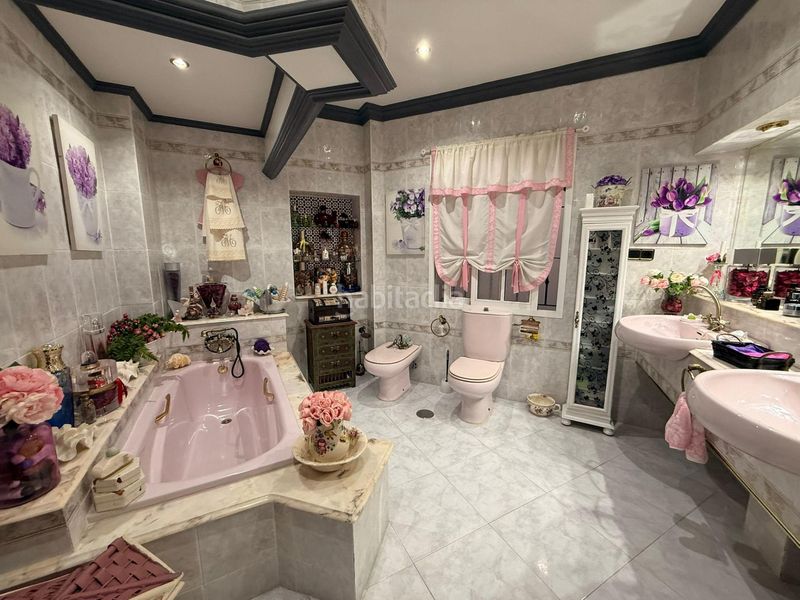 Foto f7046fb8-daa1-4423-a06d-cd2bed7bd887. Casa amb aparcament a Casco Antiguo Algeciras