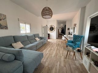 Semi detached house in Puente Mayorga-Campamento. Vivienda de diseño con solárium y vistas a la bahía de algeciras