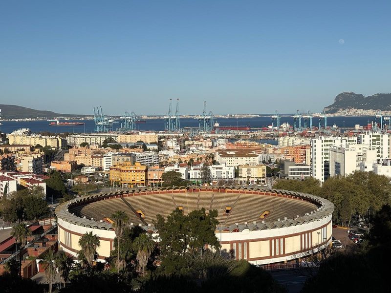 Foto cdb13367-bdc7-4beb-9600-4799bfa33c05. Pis amb calefacció a San Bernabé Algeciras