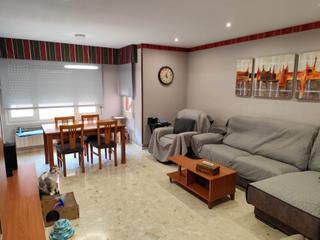 Appartement  Carrer col·legi. Piso muy amplio en calle col.legi de la bordeta con plaza de par