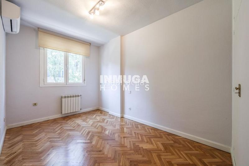 Foto 5473d053-6b25-4ab1-a010-3de9f9fa53cd. Alquiler piso calle víctor andrés belaunde en Hispanoamérica-Bernabéu Madrid