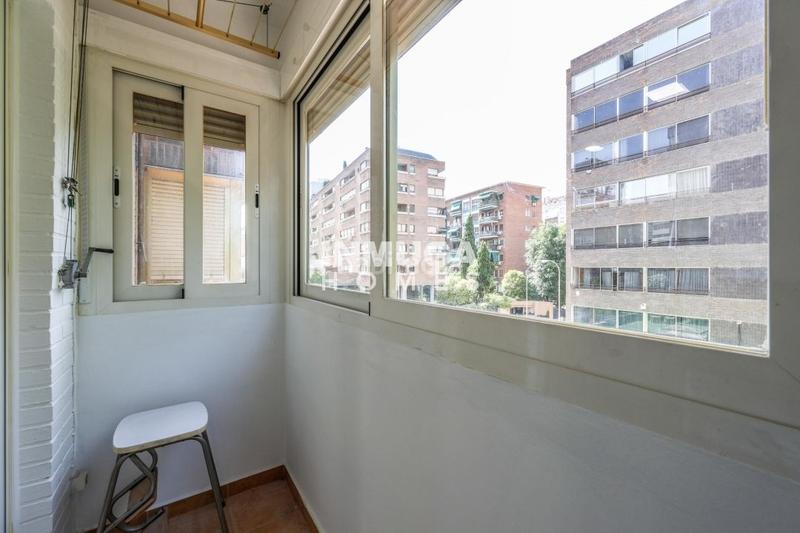 Foto 90e72af1-1b43-4383-9999-6580b0f87ae4. Alquiler piso calle víctor andrés belaunde en Hispanoamérica-Bernabéu Madrid