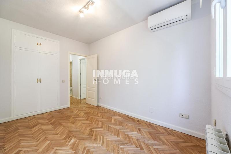 Foto a1044855-eff9-45ee-b018-9a12ba0f172e. Alquiler piso calle víctor andrés belaunde en Hispanoamérica-Bernabéu Madrid