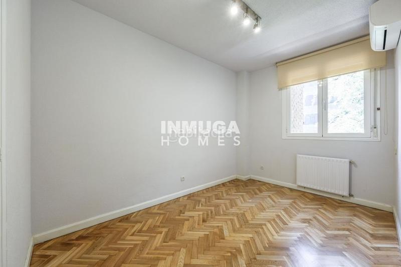 Foto a4a46149-bb90-4106-b7e0-334d6e028126. Alquiler piso calle víctor andrés belaunde en Hispanoamérica-Bernabéu Madrid