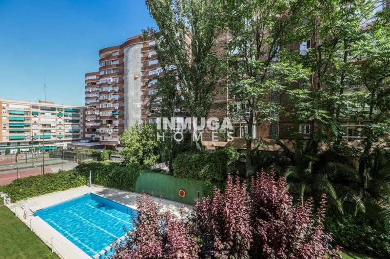 Foto 0370e33f-426f-406d-b8f6-3be48b321d35. Rent flat with parking pool in Hispanoamérica-Bernabéu Madrid