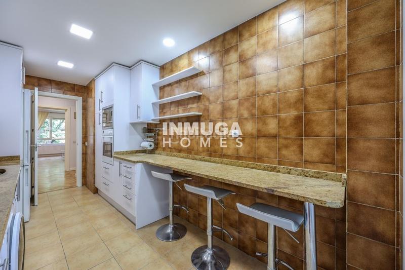 Foto 4998abfe-8f84-41eb-b2b0-e6e51c92dab2. Rent flat with parking pool in Hispanoamérica-Bernabéu Madrid