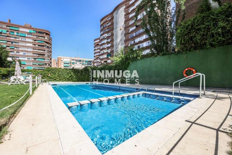 Foto fbcf390c-0a92-481e-a540-846281ded772. Rent flat with parking pool in Hispanoamérica-Bernabéu Madrid