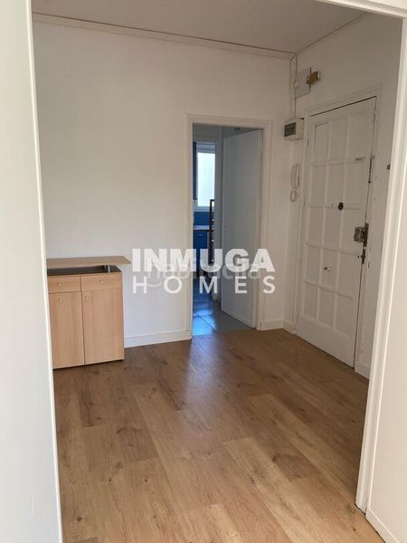 Foto b5fdaf4a-b5f3-4816-9c5b-8f6009cd223e. Pis a El Viso Madrid