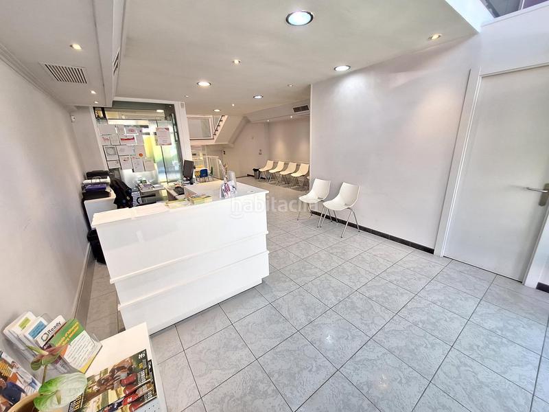 Foto b7642af5-16a6-422f-ae92-259ee6d52537. Edificio edifici en venda al passeig verdaguer aprop de cal font en Igualada