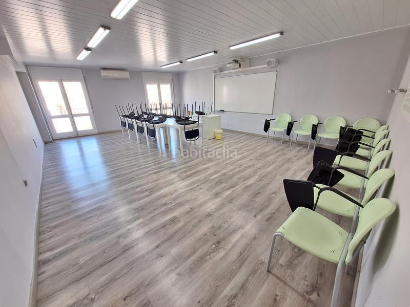 Foto ddbef435-7201-43c1-b251-dd3436127bc3. Edificio edifici en venda al passeig verdaguer aprop de cal font en Igualada