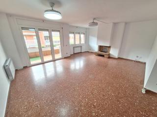 Rent Flat in Poble Sec. Pis a set camins