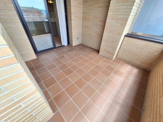 Rent Flat in Ponent - Set Camins. Pis com nou amb parquing i traster