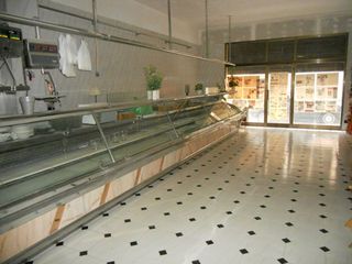 Business premise  Carrer sant jaume. Local con tienda montada