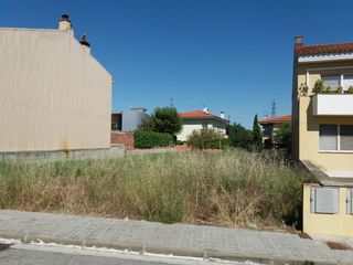Urban plot  Carrer anselm clave. Solar a montbui pueblo