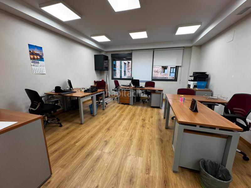 Foto 0061f5dd-9b7d-4580-b41f-e37d497c0514. Ufficio con parcheggio in Centro Parla