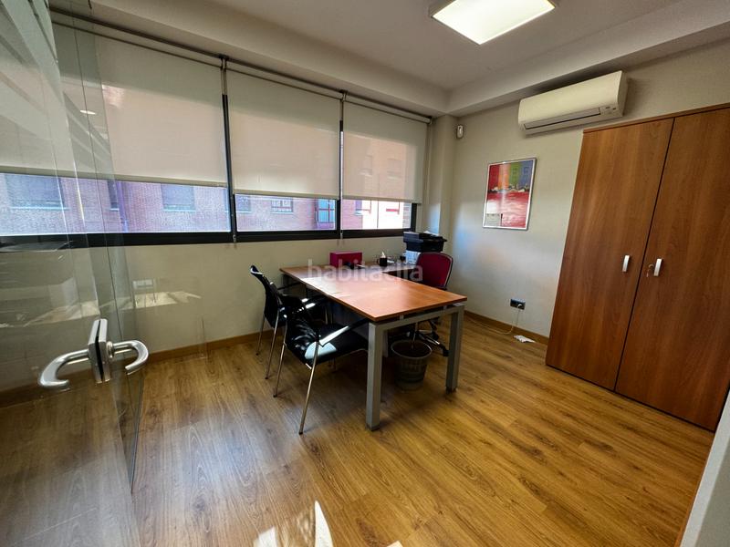 Foto 1f9cee23-394c-4009-be89-f14b57ac5c0a. Ufficio con parcheggio in Centro Parla