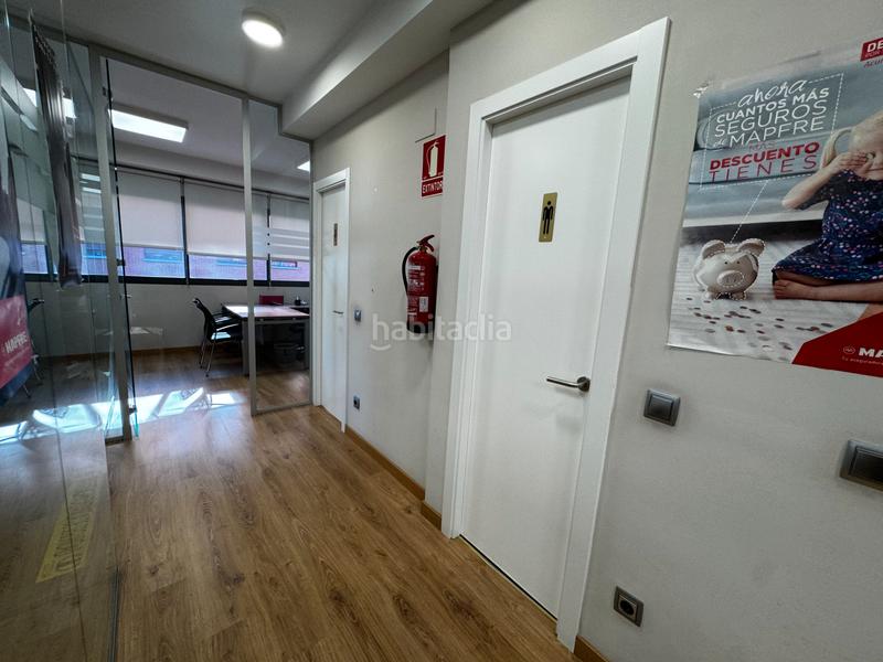 Foto 99345a55-bbff-4254-afa9-c262459f7b63. Ufficio con parcheggio in Centro Parla