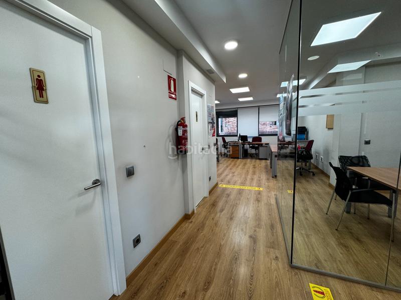 Foto acc2ca75-5931-438a-9ef1-ea3d0af51e3c. Ufficio con parcheggio in Centro Parla