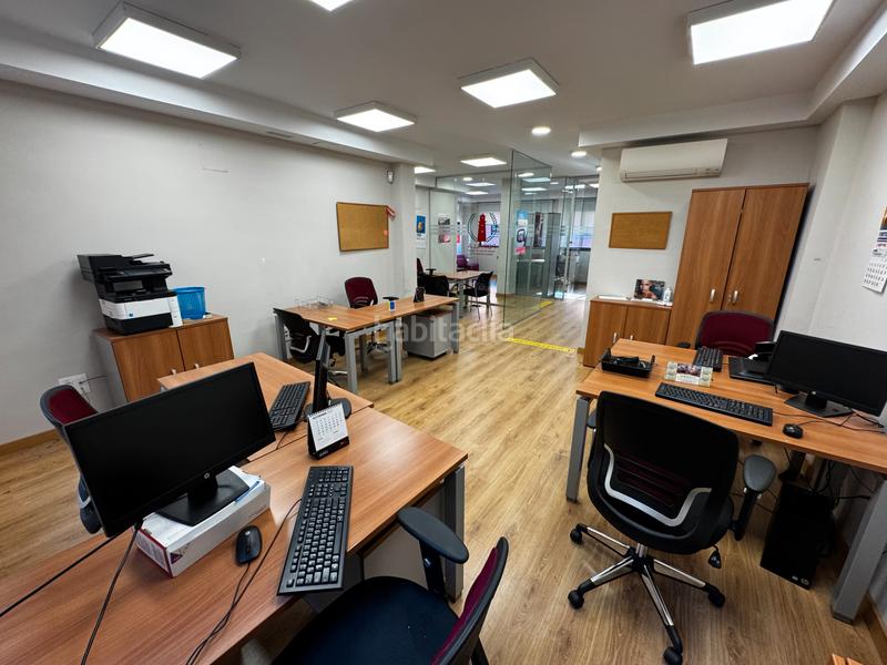 Foto c9bb5e21-c4de-4d2e-bdd2-0e7a51d0ef41. Ufficio con parcheggio in Centro Parla