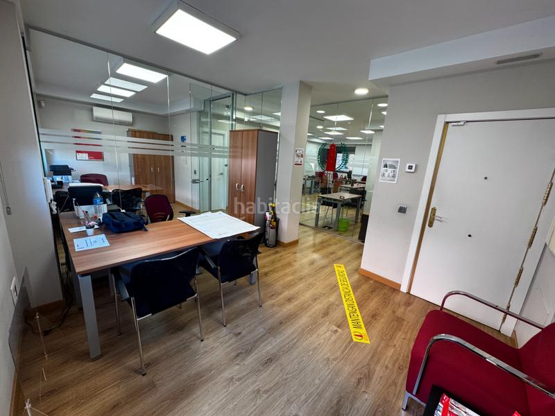 Foto f0319d87-e574-456f-8840-ee189db5449f. Ufficio con parcheggio in Centro Parla