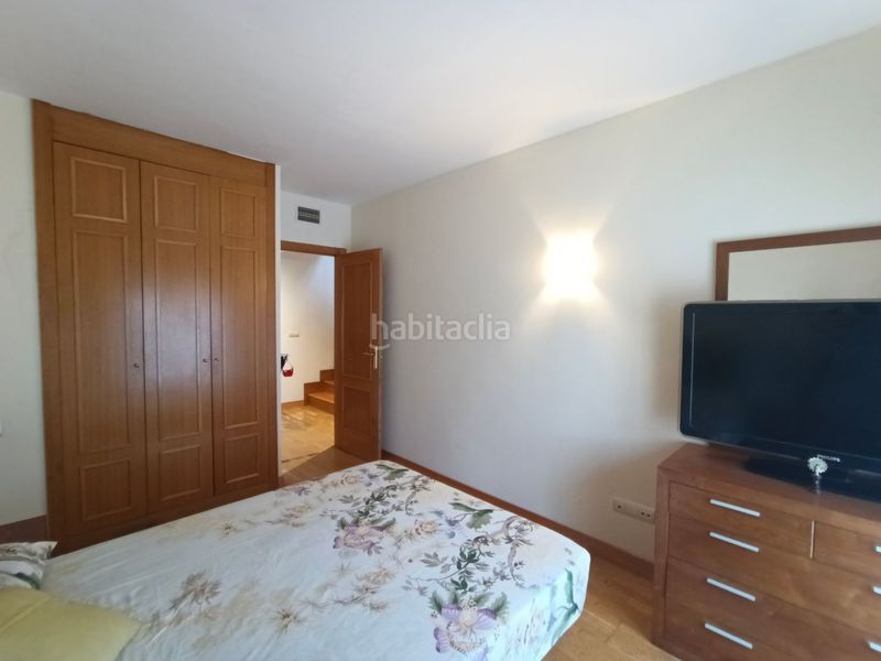 Foto 51e30e40-ba11-4ca8-9b0c-764e46afb8fd. Casa adossada amb calefacció aparcament piscina terrassa a Parla