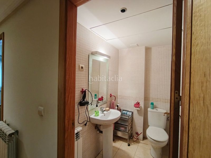 Foto a1accd2d-b69f-4139-8501-f021413218b2. Casa adossada amb calefacció aparcament piscina terrassa a Parla