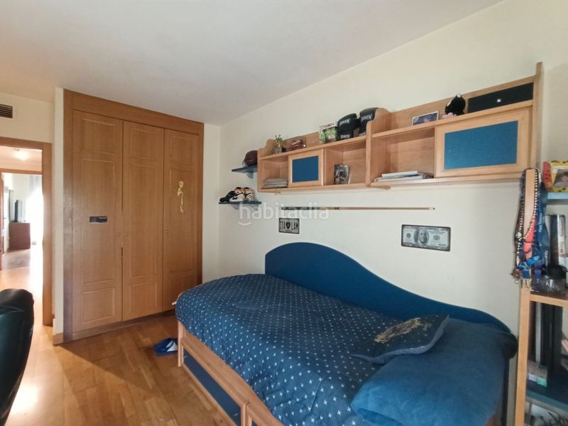 Foto be46d2da-da7e-4c6f-85e3-cb30519f4e03. Casa adossada amb calefacció aparcament piscina terrassa a Parla