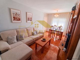 Appartement à Villayuventus-Renfe. Vivienda en primera planta con ascensor en zona centro