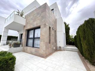 Chalet  Avenida gijon de. Increible villa con piscina privada en residencial ateka