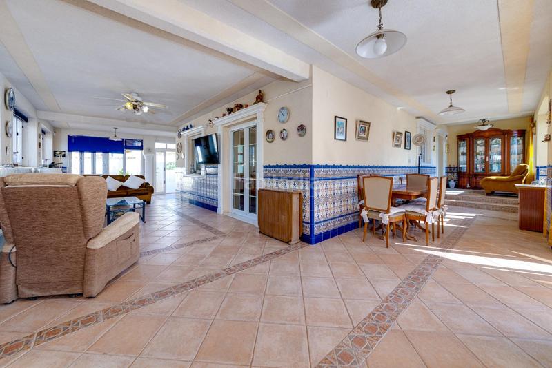 Foto 0bf35f1b-5018-45fe-a3aa-13c7f1769ad4. Chalet avec chauffage parking piscine dans Villamartín-Las Filipinas Orihuela