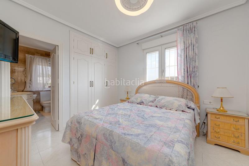 Foto 2b3ee534-e6ec-4a6d-84e3-a03fc2142746. Chalet avec chauffage parking piscine dans Villamartín-Las Filipinas Orihuela