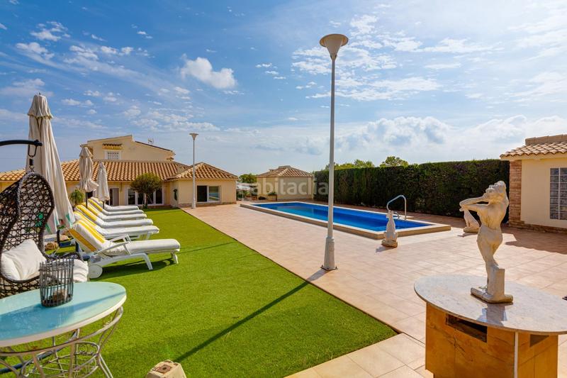 Foto 9dc0a0de-9001-45a7-b81c-74ec8cee6cb5. Chalet avec chauffage parking piscine dans Villamartín-Las Filipinas Orihuela