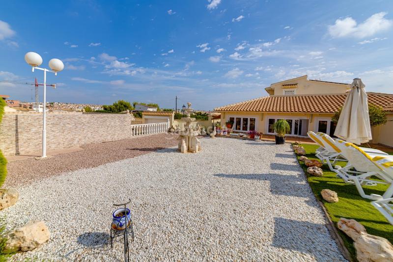 Foto af90109e-36fb-44b7-ad10-a80746815807. Chalet avec chauffage parking piscine dans Villamartín-Las Filipinas Orihuela