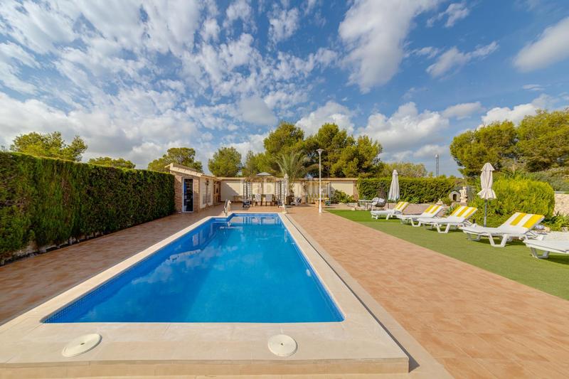 Foto b867adbe-bf00-4345-bbb1-014b2577f58b. Chalet avec chauffage parking piscine dans Villamartín-Las Filipinas Orihuela