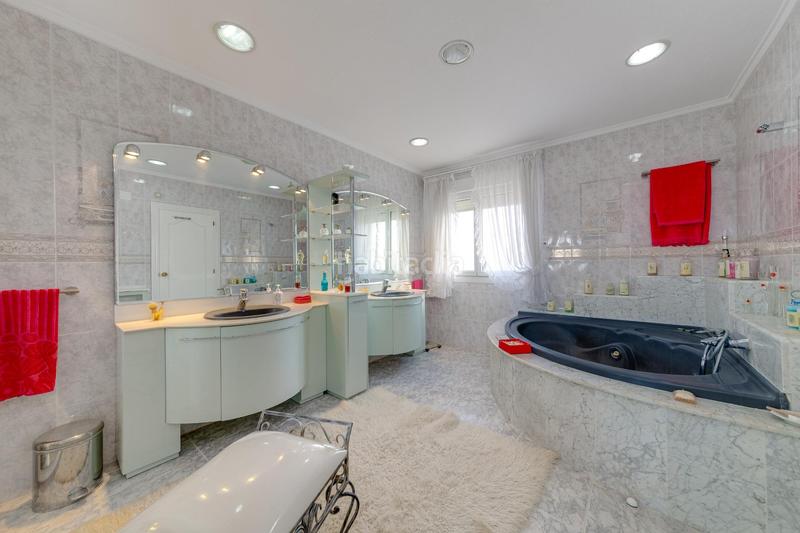 Foto cf24667f-4f6a-4d47-8033-f8a1eece2e31. Chalet avec chauffage parking piscine dans Villamartín-Las Filipinas Orihuela