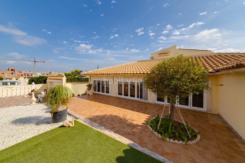 Foto eaec07a6-d36a-4e98-898f-3b2493a19de3. Chalet avec chauffage parking piscine dans Villamartín-Las Filipinas Orihuela