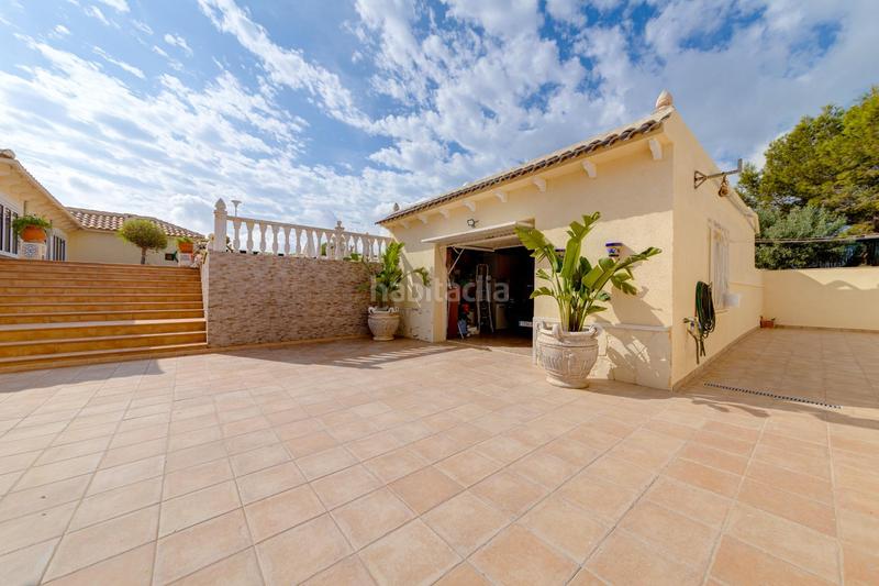 Foto f9e1dacb-1756-4156-ae28-0b27c9c4750c. Chalet avec chauffage parking piscine dans Villamartín-Las Filipinas Orihuela