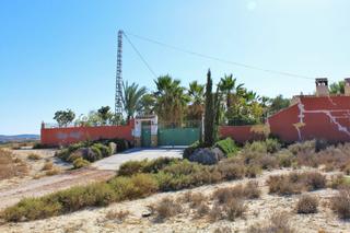 Chalet in Desamparados - Hurchillo - Torremendo. Se vende finca