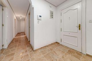 Apartamento  Ramon gallud. Descubre la comodidad y el lujo en esta espaciosa casa de 5 dorm