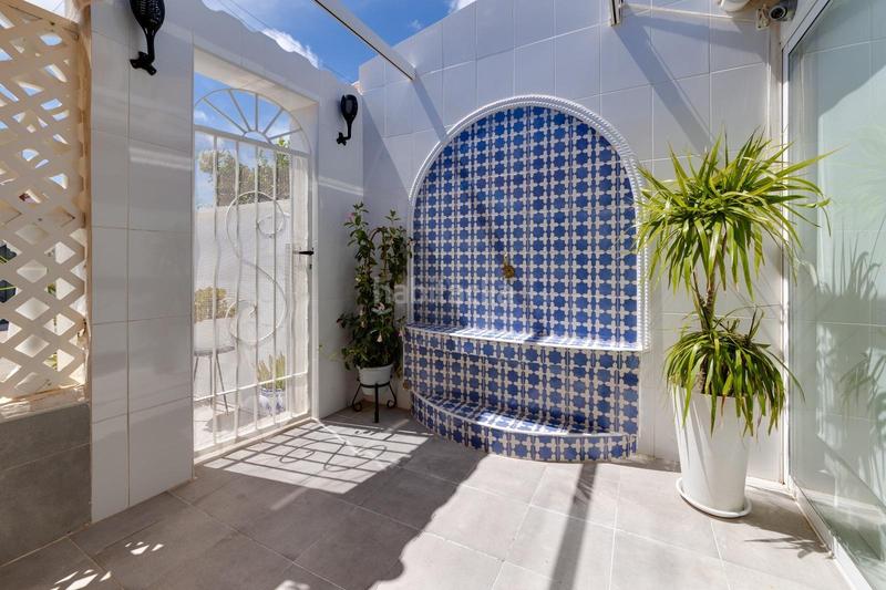 Foto 7273da03-4f5b-474f-8a6b-8b2733228fd3. Casa bungalow planta baja completamente reformado en residencial tranquilo y familiar en Torrevieja