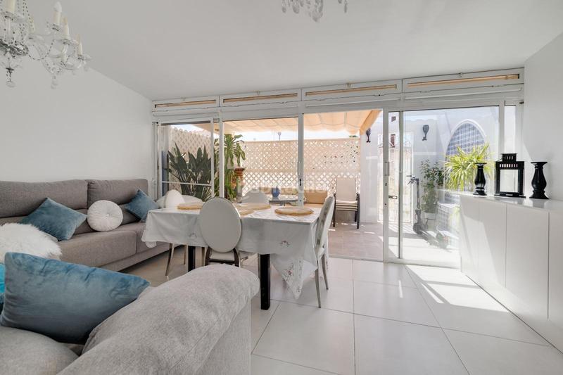 Foto 8b6d4920-6d9c-4507-9f89-258062e37dad. Casa bungalow planta baja completamente reformado en residencial tranquilo y familiar en Torrevieja