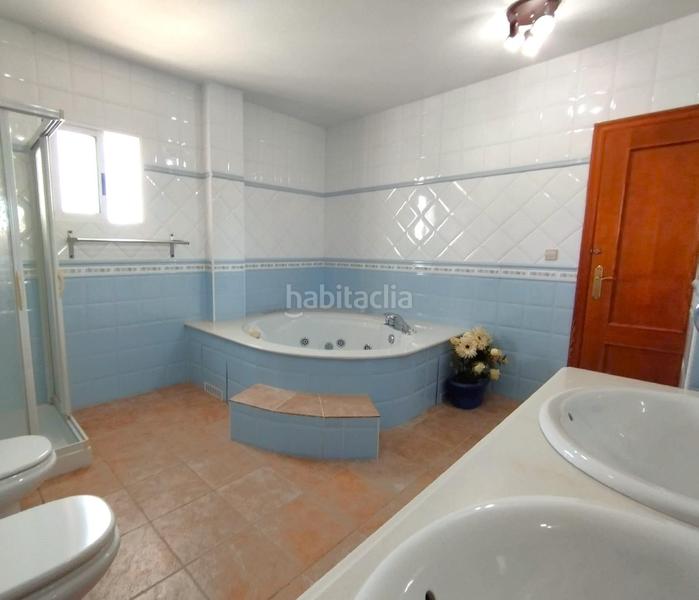 Foto 04c77ff2-bf14-4c1e-994f-a6954faf2875. Chalet avec parking piscine dans Zona Carrefour - Urbanizaciones Torrevieja