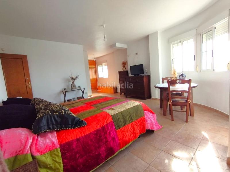 Foto 220c914e-c07d-4b87-a662-607c5efe81f4. Chalet avec parking piscine dans Zona Carrefour - Urbanizaciones Torrevieja