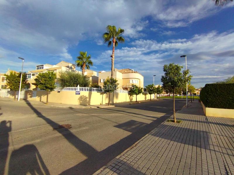 Foto 23d14ed6-9113-47d3-93f0-96a394d94a6c. Chalet avec parking piscine dans Zona Carrefour - Urbanizaciones Torrevieja