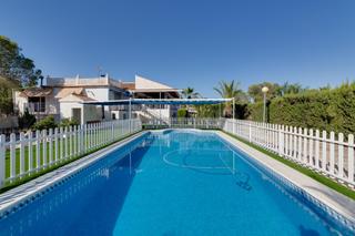 Xalet  Calle condor. Fascinante finca con casa tipo dulpex de 4 dormitorios  piscina