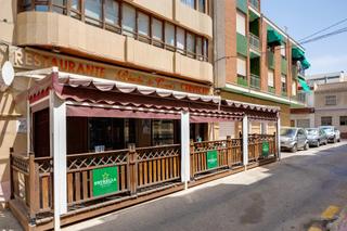 Business premise  Calle san gabriel. Oportunidad única restaurante el rincón de capi en venta en torr