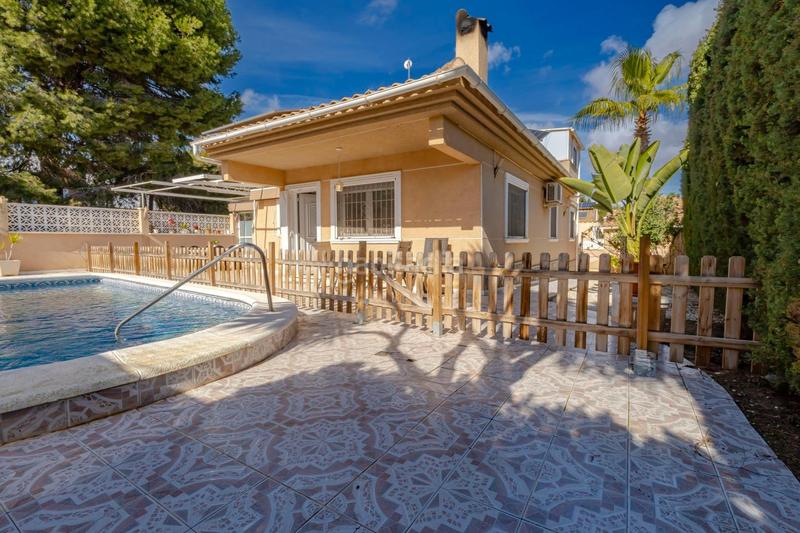Foto b3a78a3e-0659-47a3-a620-f1f4a0e11720. Chalet con riscaldamento parcheggio piscina in Los Balcones-Los Altos Torrevieja