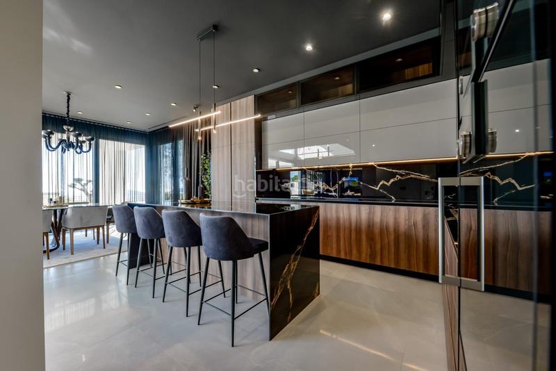 Foto 0d4c0423-cfc6-4272-b1b5-cb6024fbac92. Chalet con parcheggio piscina in Golf Bahía Finestrat